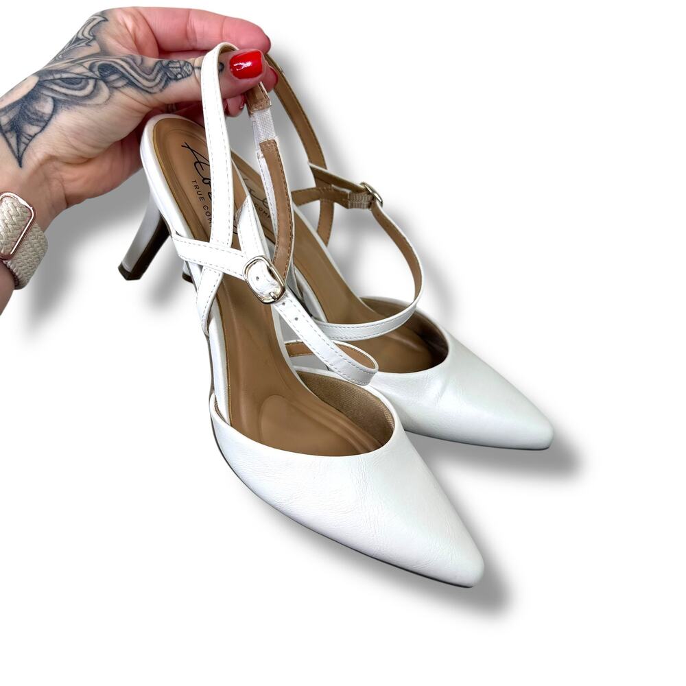 Abella True Comfort White Slingback Pointed Toe Cushioned Kitten Heel Pumps 8.5M - Picture 2 of 8